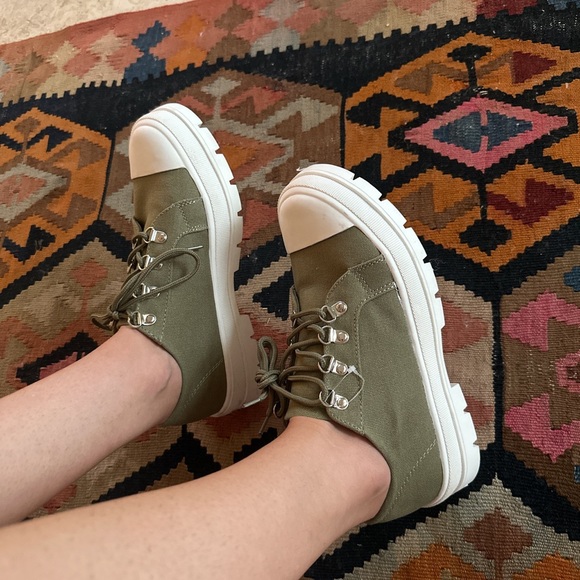 Platform sneakers lug sole canvas fashion boho California indie comfortable - Picture 1 of 4